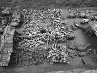 Çin'de mini "Terracotta Ordusu" bulunan 2100 yıllık çukur keşfedildi
