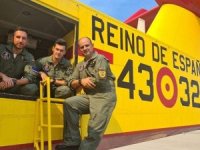 İspanya Büyükelçiliği: İki uçağımız 260 ton su attı