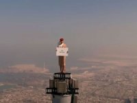 Emirates’den dünyanın zirvesi Burj Khalifa'da reklam filmi