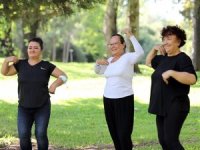 Aktif yaşlılar Antalya'da güne sporla başlıyor