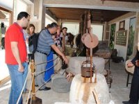 Turistler Yörük Müzesi'ni, gezerek Yörük yaşamını öğreniyor