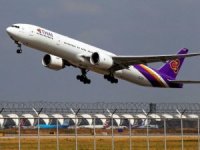 Thai Airways maliyeti azaltmak için 42 uçağı satıyor, işçi çıkarıyor