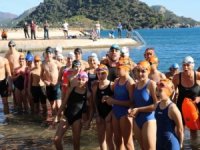 10 Kasım'da 'Ata’ya Saygı’ için yüzme etkinliği yapıldı