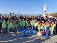 İklim Değişikliği Çalıştay'ı Kaleiçi Yat Limanı temizliği ile başladı
