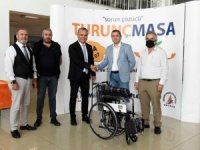 Muratpaşa Belediyesi, 20 aileye tekerlekli sandalye ulaştırdı