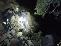 Alanya Kalesi kayalıklardan düşen 2 kırgız turist kurtarıldı