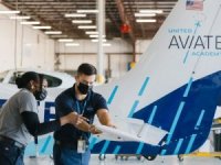 United Airlines pilot yetiştirmek için okul açtı