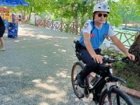 Bisikletli turizm polisleri ırmak kenarında görevlerine başladı