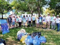 SunExpress ekibi Dünya Çevre Günü’nde kıyıları temizledi