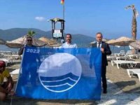 Sakin kent Akyaka plajı ‘Mavi' bayrağını astı