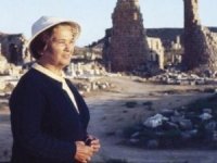 Google Prof. Jale İnan'ı doodle yaparak unutmadı