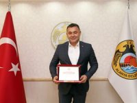 Adem Murat Yücel 'Yılın en Başarılı Belediye Başkanı' seçildi