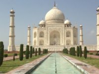 'Hilton tarihi eserdir çivi çakılamaz'