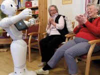 İtalya'da yaşlıların bakımını robotlar mı üstlenecek?