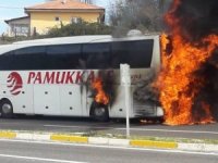 Akçakoca'da yolcu otobüsü alev aldı