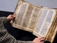 Bin yıllık İncil müzayedede 38 milyon dolara satıldı
