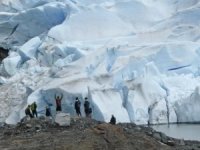 İklim değişikliği Alaska’nın Mendenhall buzulunu eritiyor