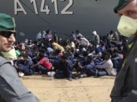 İtalya, sığınmacılardan 5 bin Euro isteyecek
