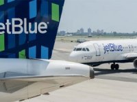 JetBlue uçuşunda saldırgan 'sarhoş' yolcu gözaltına alındı