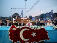 Taksim Meydanı'ndaki iftara ruhani liderler katıldı