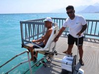 Konyaaltı ve Lara Plajlarında engellilere engeller kaldırıldı