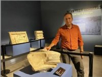 Aigai Antik Kenti'nde 2 bin 200 yıllık güneş saati bulundu