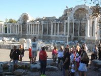 Anıtsal Çeşme'de kültür turları hız kazandı!