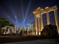 Antalya 10 ayda 16 milyon turisti aştı