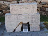 Tollhan 'ın kitabesi Side Müzesinde sergileniyor