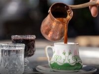 Türkiye'de kahvenizin yanında kaderiniz de gelir.