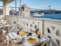 Kredi kartı turizm harcamalarında otel arttı, uçak bileti düştü