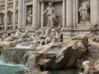 Trevi Çeşmesi'ne bedava ziyaret bitti