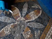 Smyrna'da 'Süleyman düğümlü' mozaik oda keşfedildi