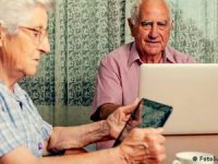 ‘Silver Surfer’ Kuşağı: 65 yaş üstündekilerin dörtte üçü çevrim içi