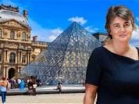 Louvre Müzesi'nin müdürü Laurence des Cars istifa etti