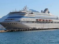 "Astoria Grande" Alanya Limanı'na demirledi