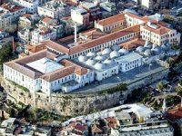 Bizans sarayı üzerindeki meslek lisesini üniversite alıyor