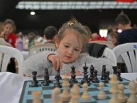 Antalya'da 23 Nisan coşkusu Satranç Turnuvasıyla başladı