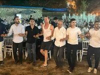 Turistler Sünnet Düğününde Pistin Tozunu Attı!