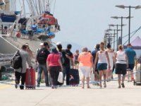 330 bin araç, 264 özel jet ve 1955 uçakla geldiler...