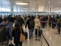Avrupa’ya gidecekler dikkat: Pasaport kuyruğu 2 saate çıktı