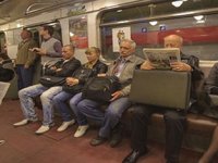 Moskova metrosunda çöpçatanlık