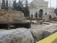 Beyazıt'ta sır mermerler götürüldü
