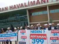 'Pahalı uçak bileti' protestosu