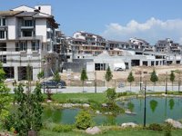 Narven devre tatil yatırımında, ilk etap konutların tapuları dağıtıldı