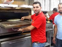 Arapça konuşanı uçaktan atıyorlar