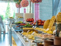 Yeni pazar klasiği: Raffles Brunch