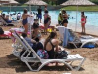 Yapay plaj sezonu açtı