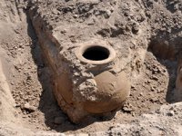 Tarladan 1500 yıllık küp çıktı