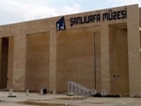 Halkla ilişkilerci müze müdürü